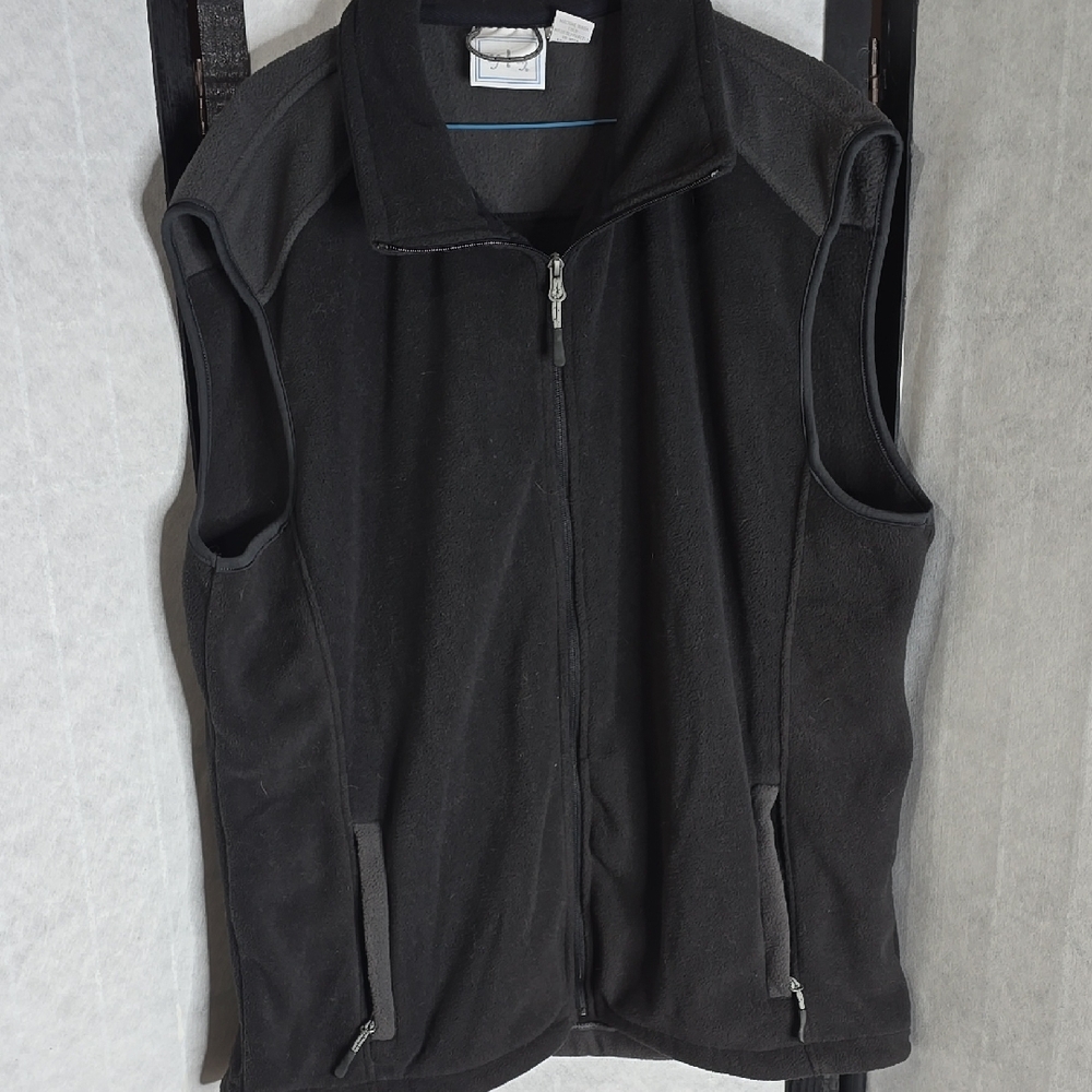Women's Black Sleeveless Jacket